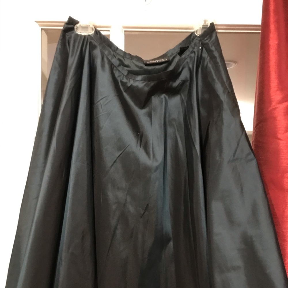 Identity by Lord and Taylor silk skirt size 8 Teal